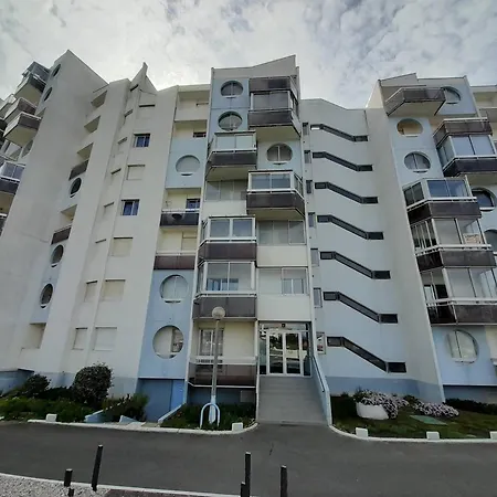 Gilles - T3 Face Avec Balcon, Parking Prive, Acces Direct - Fr-1-324-543 圣吉尔-克鲁瓦德维